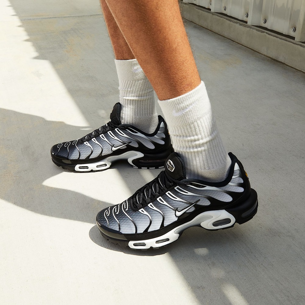 Nike Air Max Plus Black Vista 2