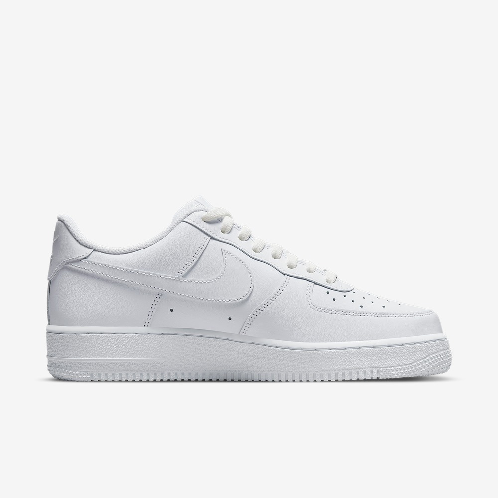 Nike Air Force 1 07 Triple White - Vista trasera